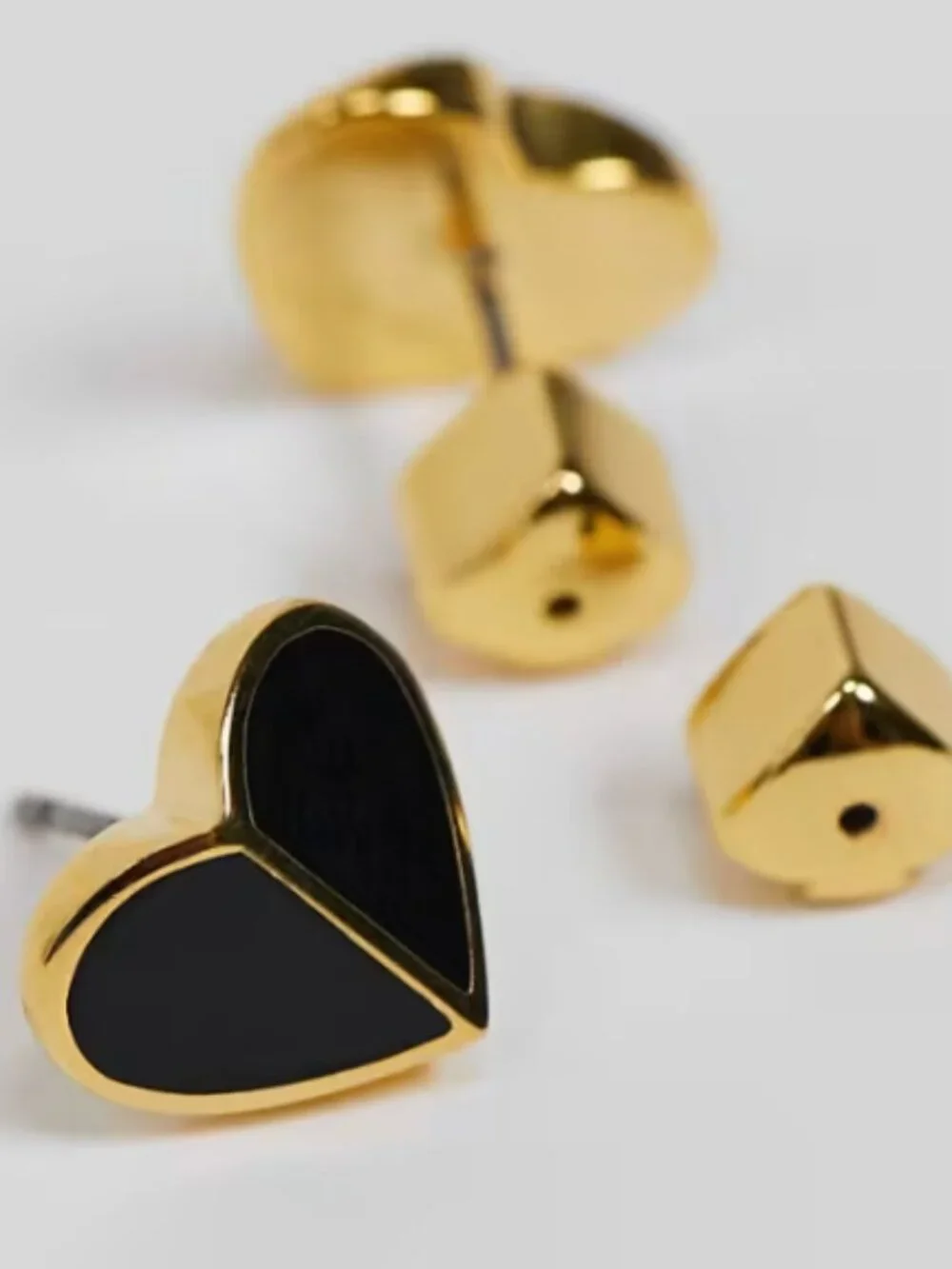 Kate Spade New York Heritage Spade Small Heart Studs